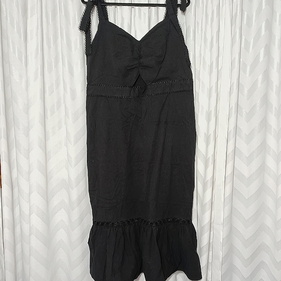 Eloquii Front Keyhole Black Dress - Picture 1 of 6